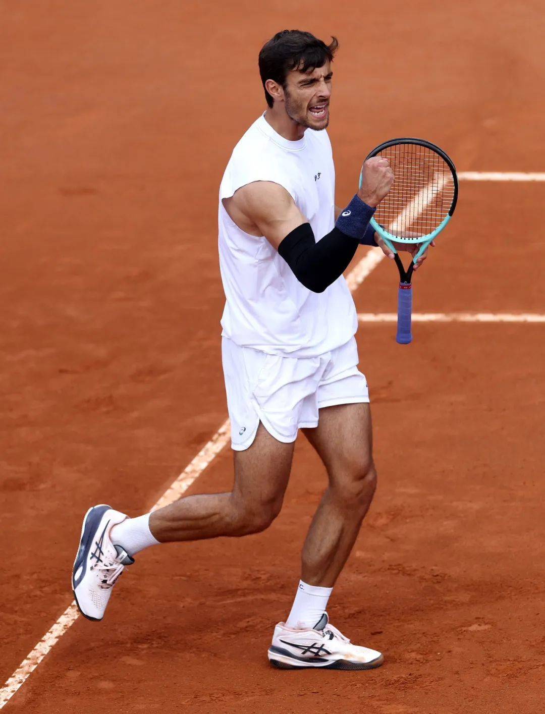 船遭遇重挫 船遭遇重挫