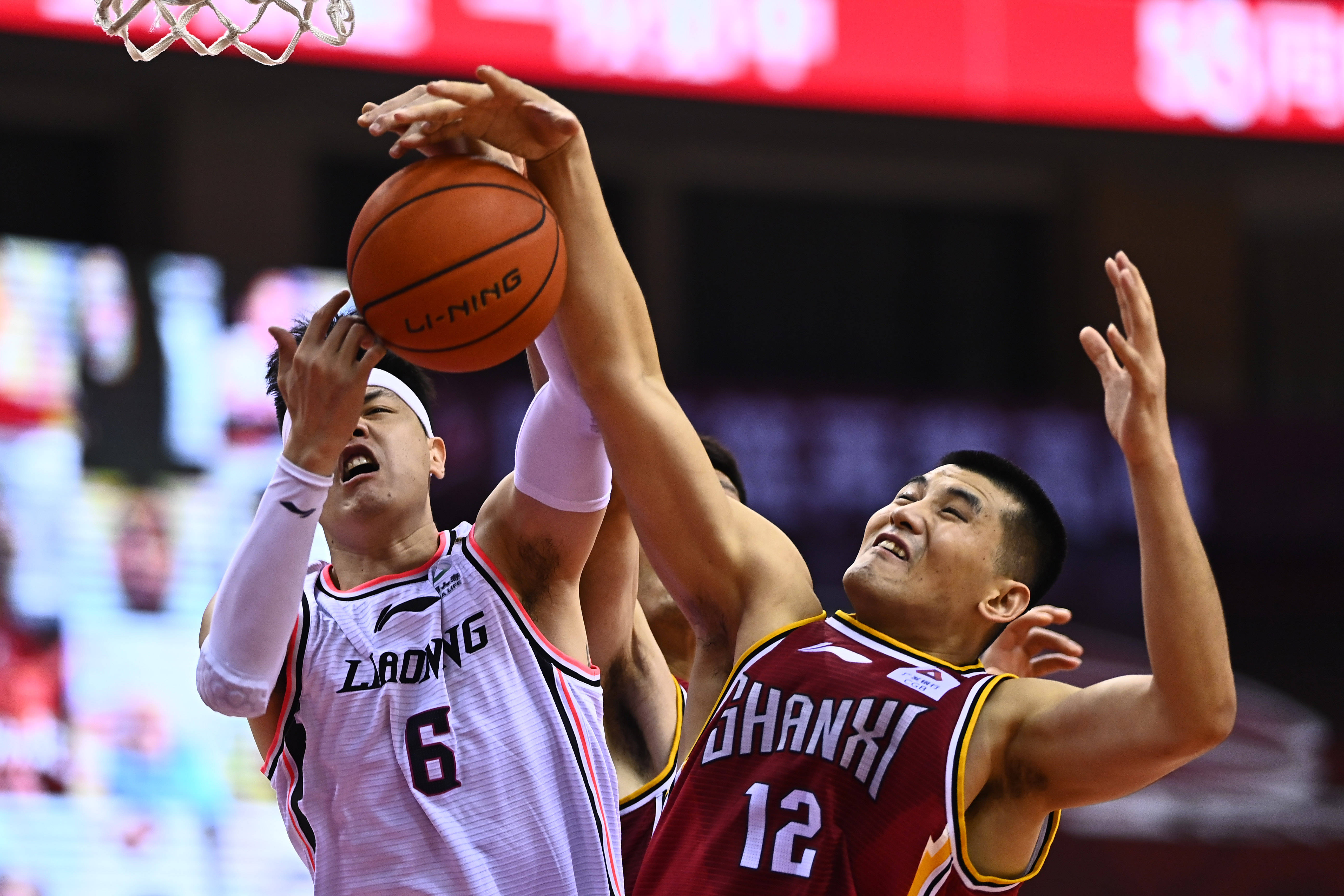 一个更为和 一个更为和