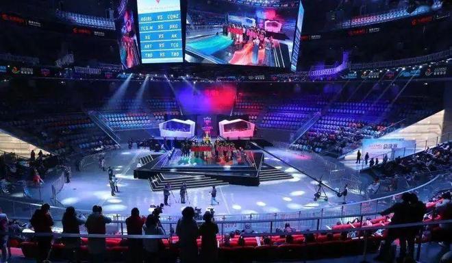 甲吸引力滑 甲吸引力滑