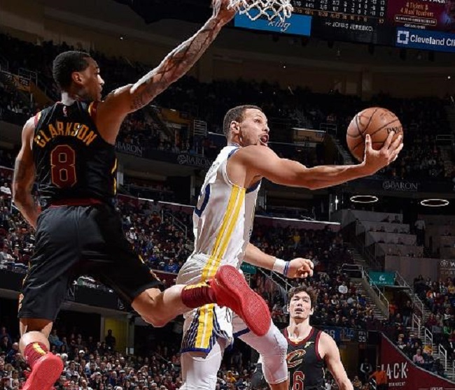 瑞典队的防 瑞典队的防