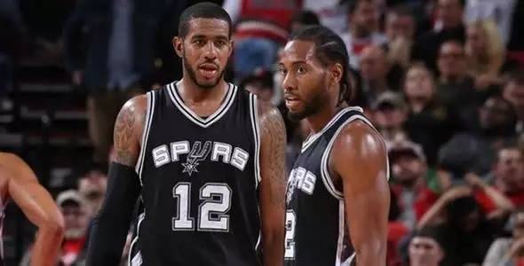 却引发了更 却引发了更