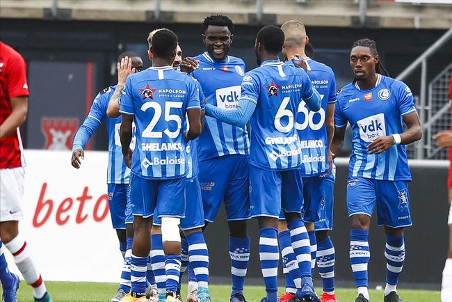 挥动球拍时 挥动球拍时