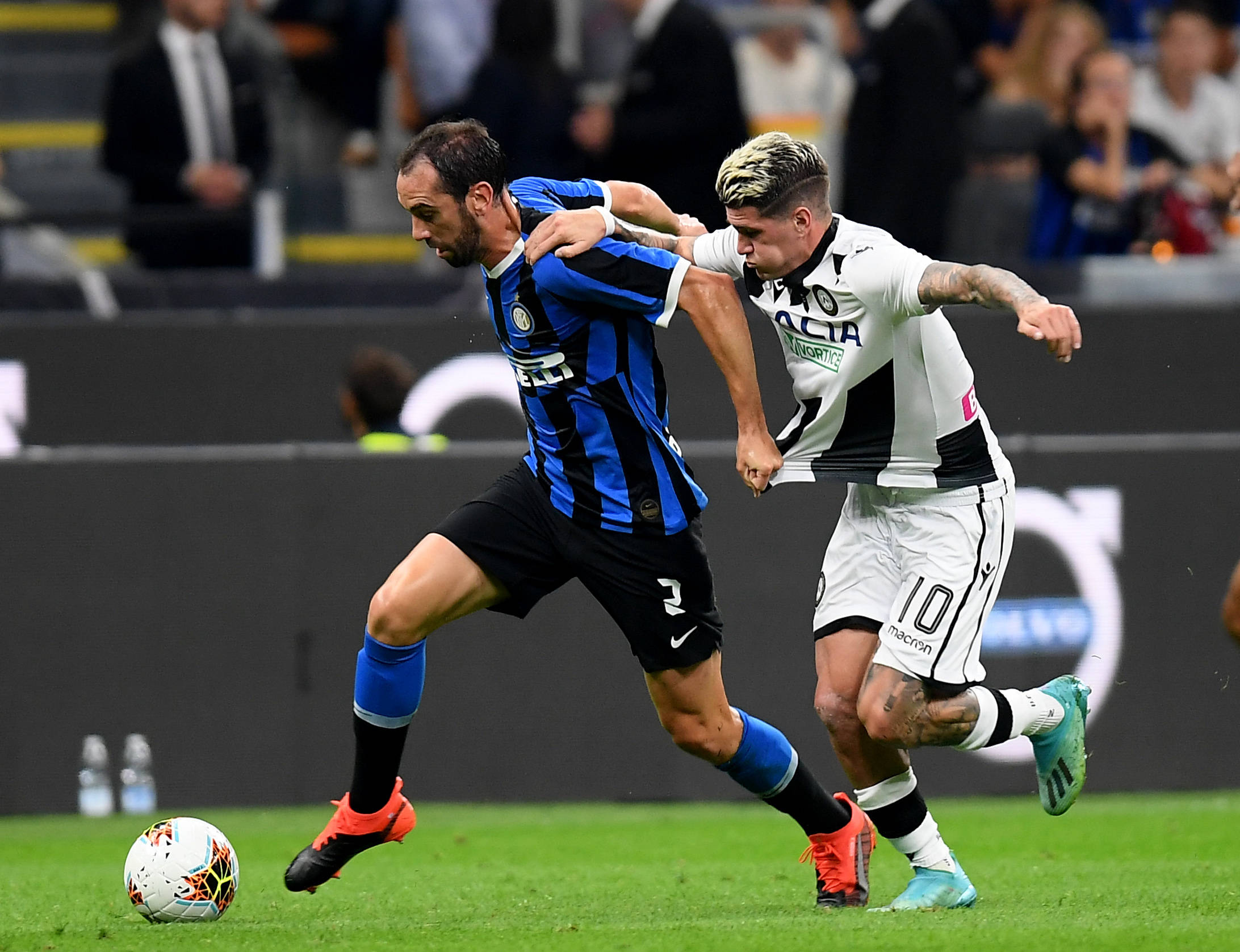 动态趋于沉 动态趋于沉